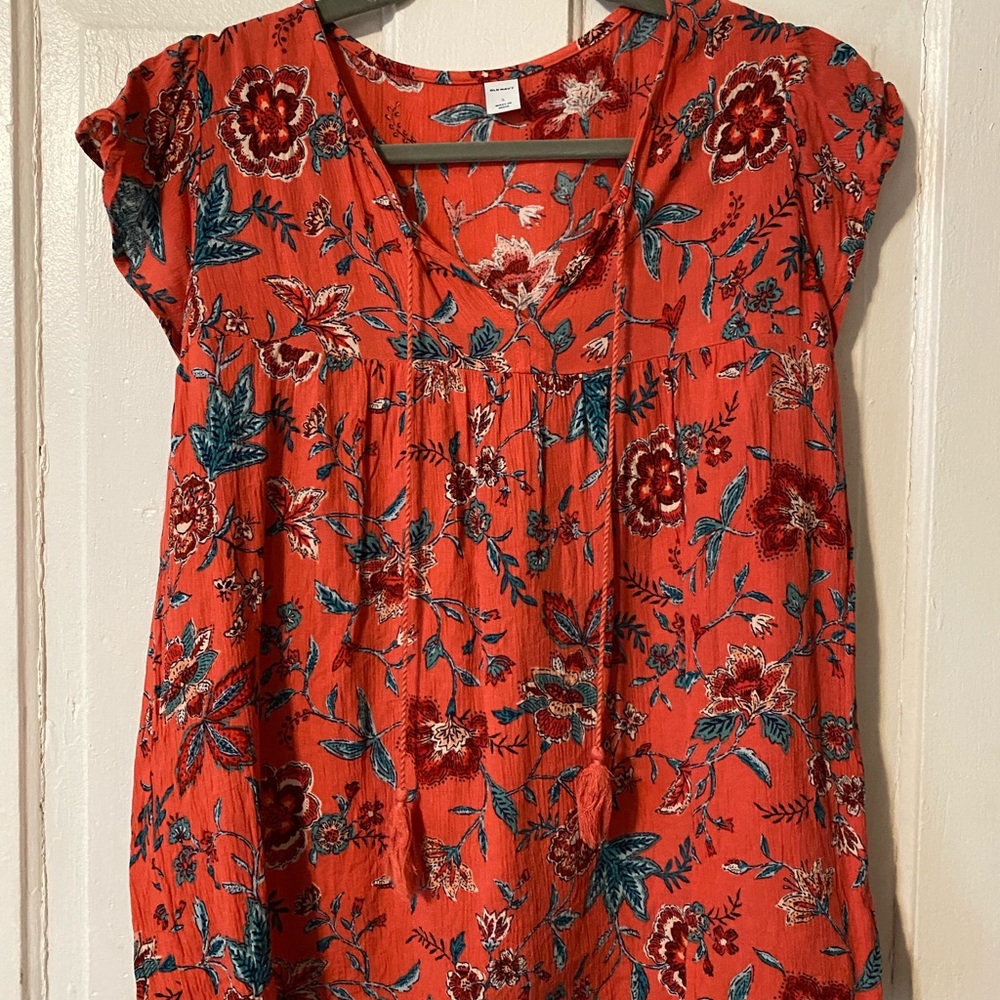Women’s old navy sleeveless top